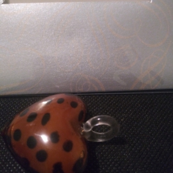 Cheetah Pendant - Picture 3 of 3